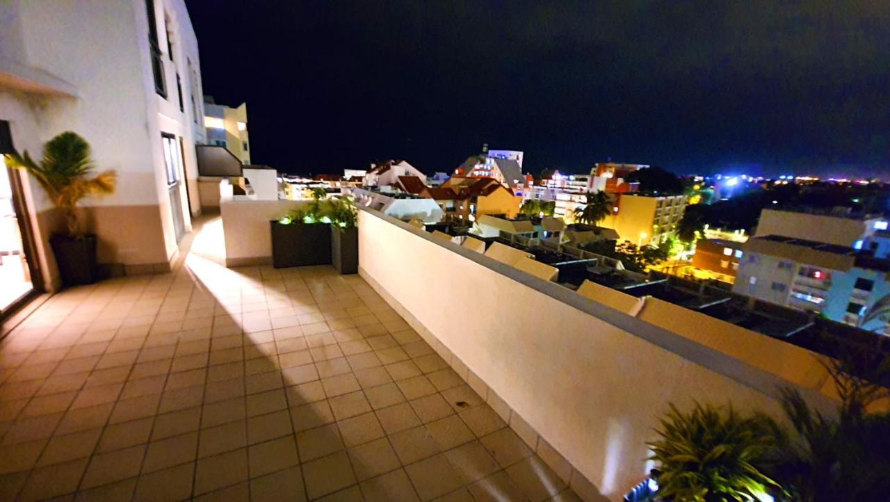 Rooftop - L'Appartement En Haut Сен-Дени Экстерьер фото